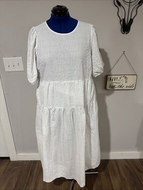 Old Navy White Textured Maxi Dress